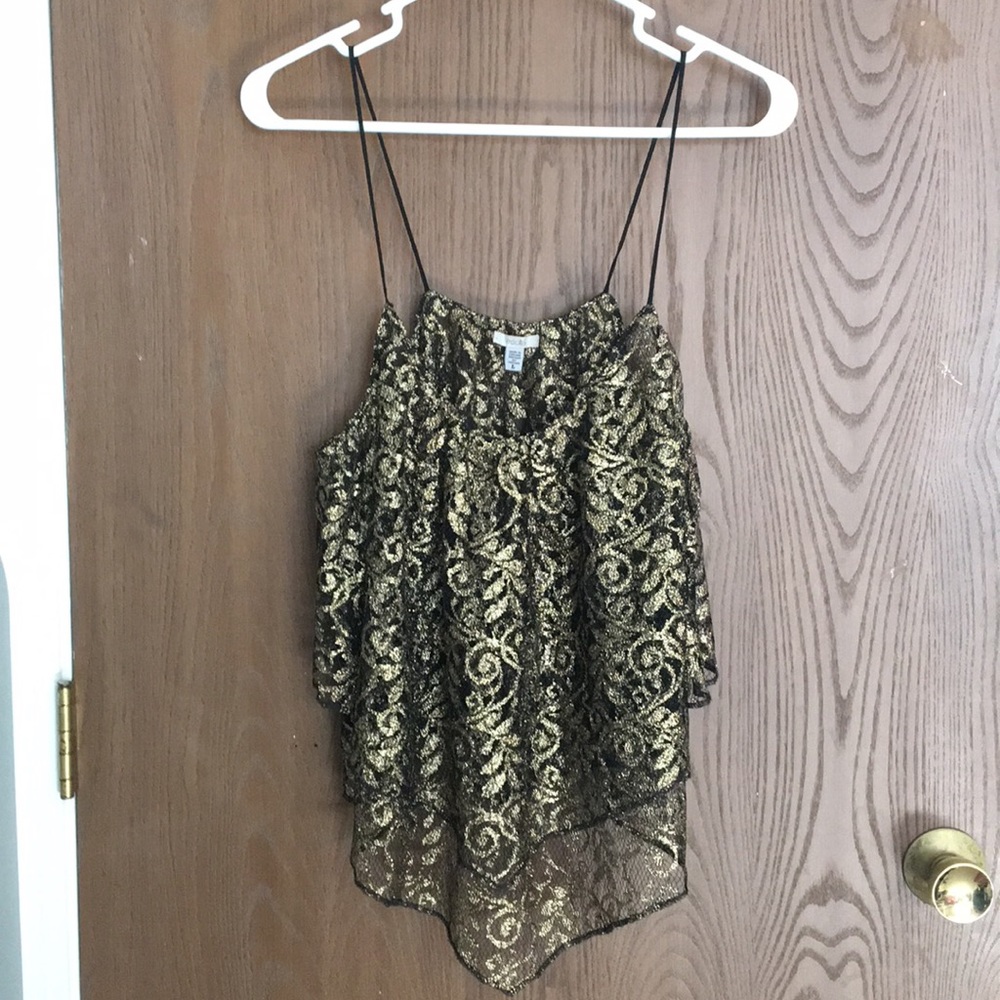 GORGEOUS black and gold lace crop top! 😍